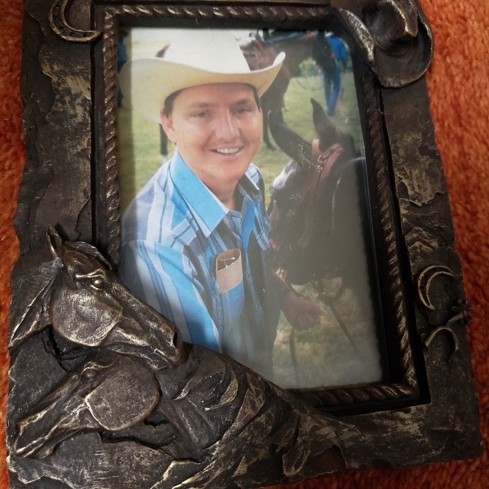 NWOT Western Theme Picture Frame.   4x6 or 5x7 Brown/gold resin. Horse detail.